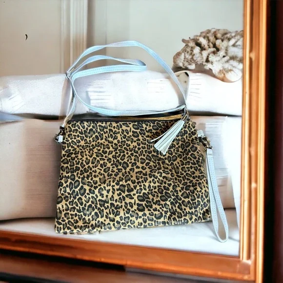 Leopard print crossbody/Wristlet with tassel. New from my Boutique - Picture 1 of 1